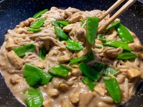 Ryzove_rezance_s_arasidovou_omackou_recept